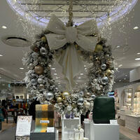 Luxurious Hanging Wreath